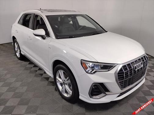 2022 Audi Q3 45 S line Premium Plus
