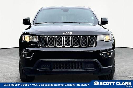 Diamond Black Crystal Pearlcoat 2019 Jeep Grand Cherokee Laredo