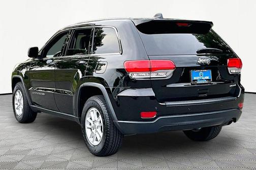 Diamond Black Crystal Pearlcoat 2019 Jeep Grand Cherokee Laredo
