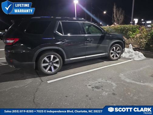 2023 Honda Pilot Touring 8-Passenger