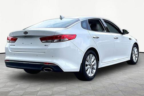 Snow White Pearl 2018 Kia Optima EX