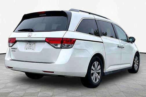 White 2015 Honda Odyssey EX-L