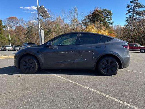 2025 Tesla Model Y Long Range Dual Motor Rear-Wheel Drive