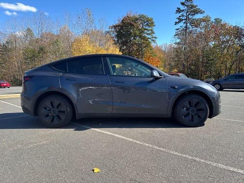 2025 Tesla Model Y Long Range Dual Motor Rear-Wheel Drive