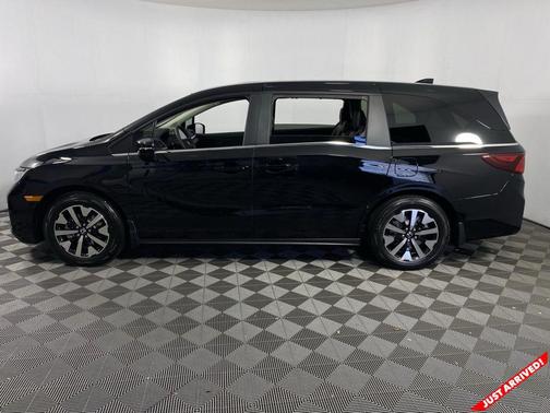 Crystal Black Pearl 2026 Honda Odyssey EX-L