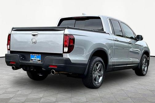 Lunar Silver Metallic 2023 Honda Ridgeline RTL