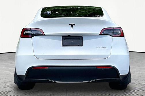 Pearl White Multi-Coat 2024 Tesla Model Y Long Range Dual Motor All-Wheel Drive