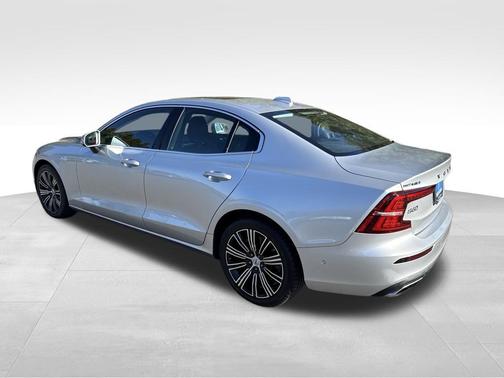 2022 Volvo S60 T5