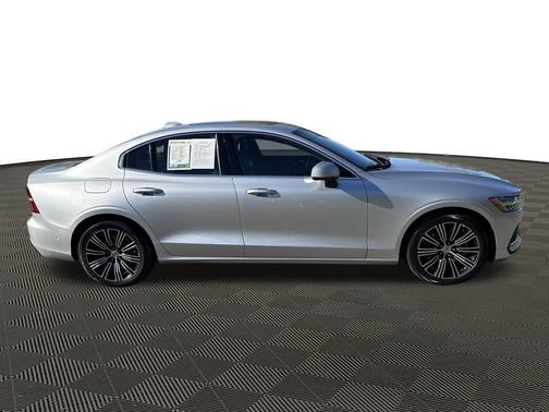 2022 Volvo S60 T5