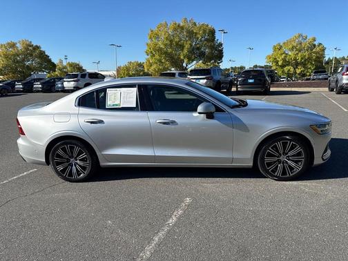 2022 Volvo S60 T5