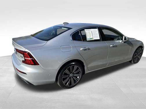 2022 Volvo S60 T5