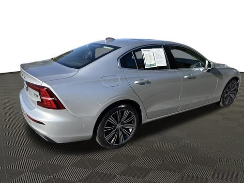 2022 Volvo S60 T5
