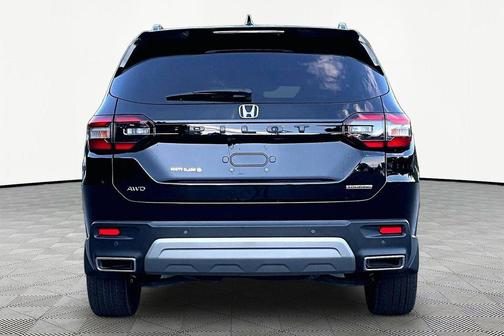 Crystal Black Pearl 2025 Honda Pilot Touring 8-Passenger