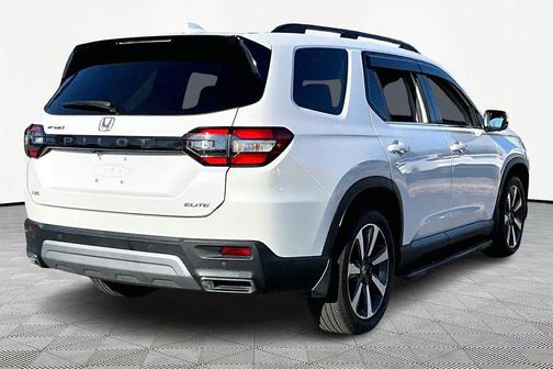 2023 Honda Pilot AWD Elite