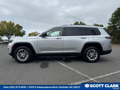 2022 Jeep Grand Cherokee L Laredo
