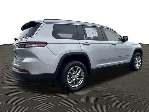 2022 Jeep Grand Cherokee L Laredo