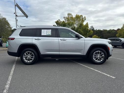 2022 Jeep Grand Cherokee L Laredo