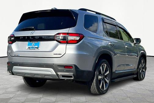 2023 Honda Pilot Touring 8-Passenger
