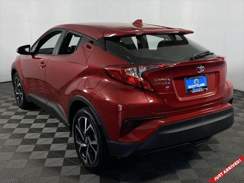 2022 Toyota C-HR XLE