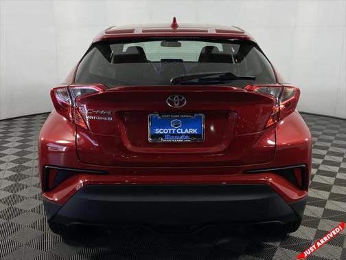 2022 Toyota C-HR XLE