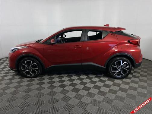 2022 Toyota C-HR XLE