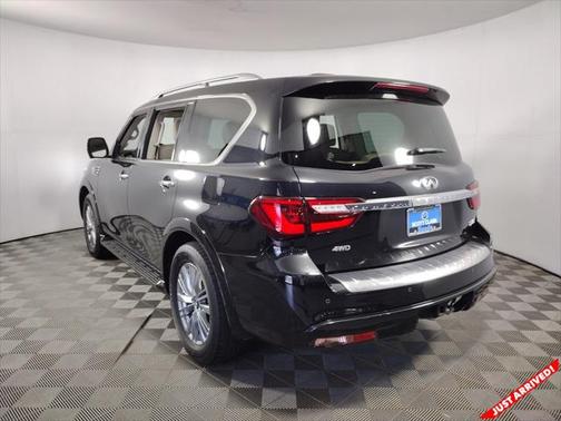 2023 INFINITI QX80 Luxe