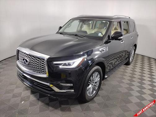 2023 INFINITI QX80 Luxe