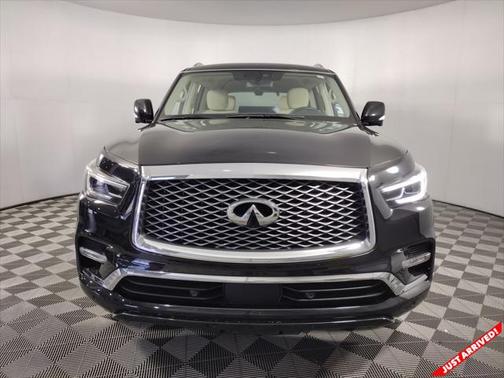 2023 INFINITI QX80 Luxe