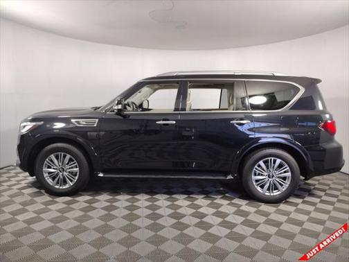 2023 INFINITI QX80 Luxe