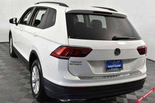 Photo 5 of 22 of 2019 Volkswagen Tiguan 2.0T S