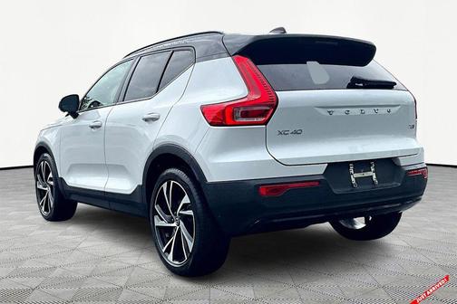 2021 Volvo XC40 T5 R-Design