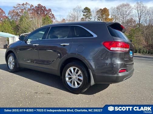 2016 Kia Sorento LX
