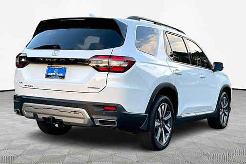 2025 Honda Pilot Touring 8-Passenger