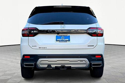 2025 Honda Pilot Touring 8-Passenger