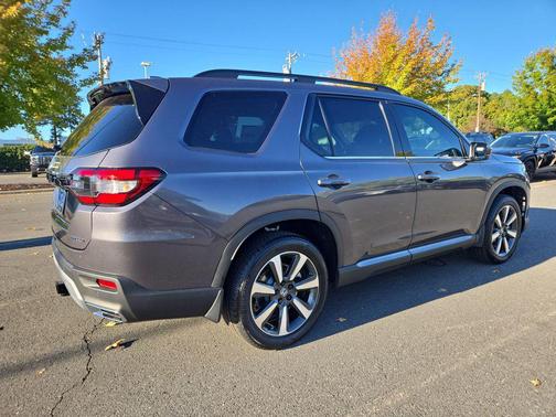 2025 Honda Pilot Touring 8-Passenger