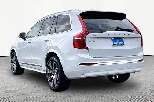2023 Volvo XC90 Recharge Plug-In Hybrid T8 Plus Bright Theme 7-Seater