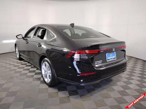 2025 Honda Accord LX 1.5T