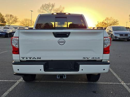 2024 Nissan Titan SV