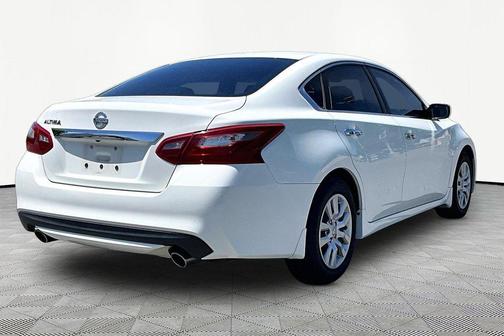 Glacier White 2018 Nissan Altima 2.5 S