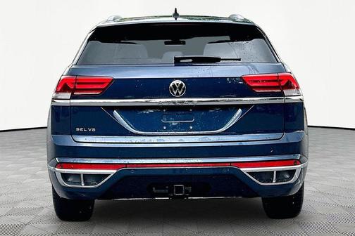 Blue Metallic 2021 Volkswagen Atlas Cross Sport 3.6L V6 SEL R-Line