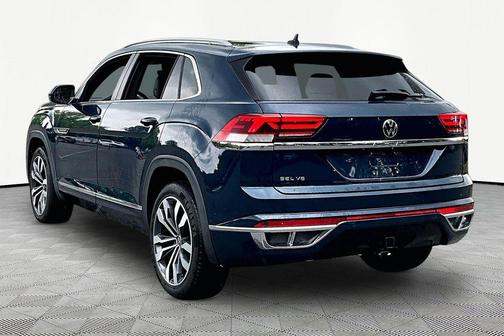 Blue Metallic 2021 Volkswagen Atlas Cross Sport 3.6L V6 SEL R-Line