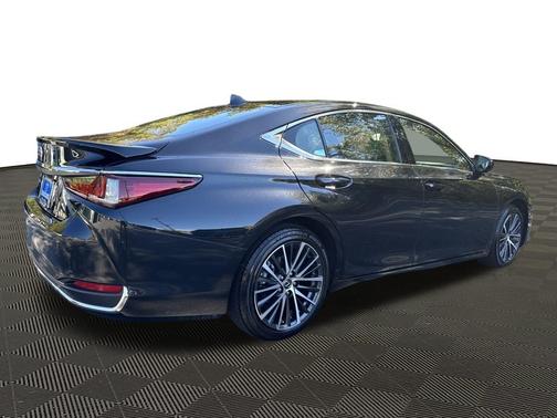 2024 Lexus ES 300h Base