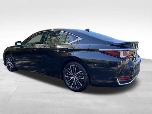 2024 Lexus ES 300h Base
