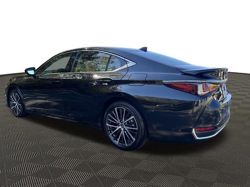 2024 Lexus ES 300h Base