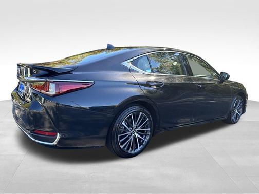 2024 Lexus ES 300h Base