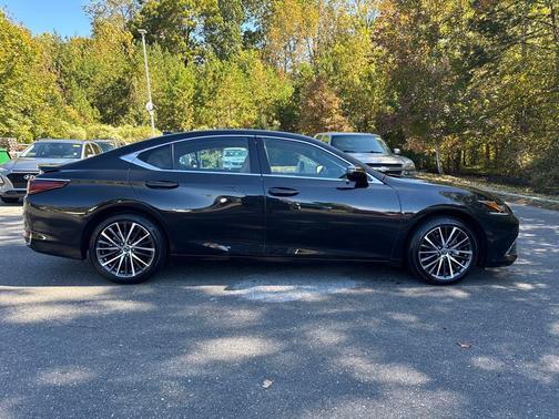2024 Lexus ES 300h Base