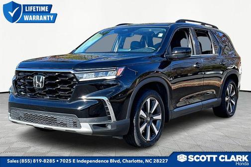 2025 Honda Pilot Touring 8-Passenger