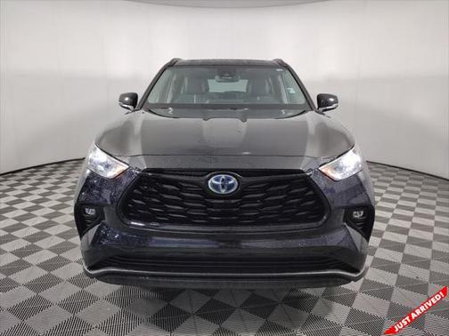 2024 Toyota Highlander Hybrid XLE