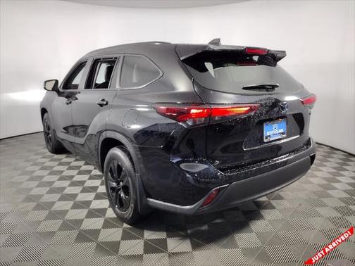 2024 Toyota Highlander Hybrid XLE