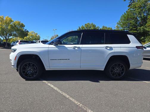 2023 Jeep Grand Cherokee L Summit Reserve